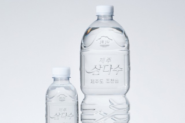 S.Korea's convenience stores sell bottled water without plastic labels -  KED Global