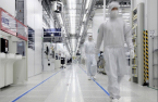 Samsung, SK granted indefinite US waiver on chip gear supplies to China