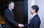 Alaska governor seeks Korean partners for $44 bn LNG project